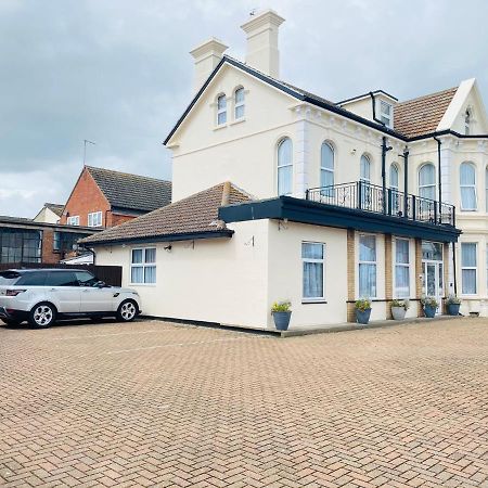 The Grosvenor Hotel Clacton-on-Sea Exterior photo